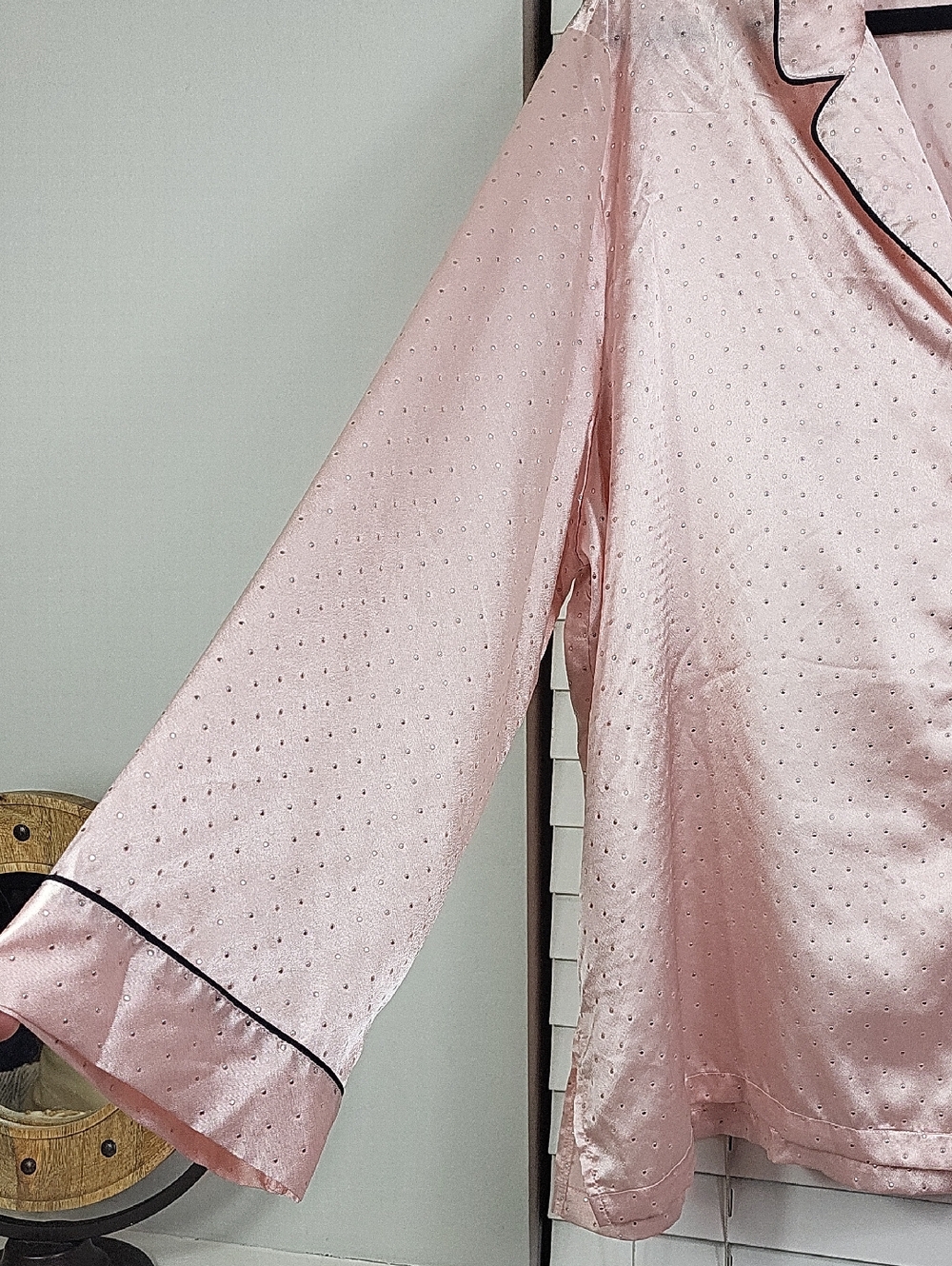 NWOT VICTORIA'S SECRET Dew Drop Satin Long Pajama Set Pink rhinestones. Size XXL - Picture 9 of 16